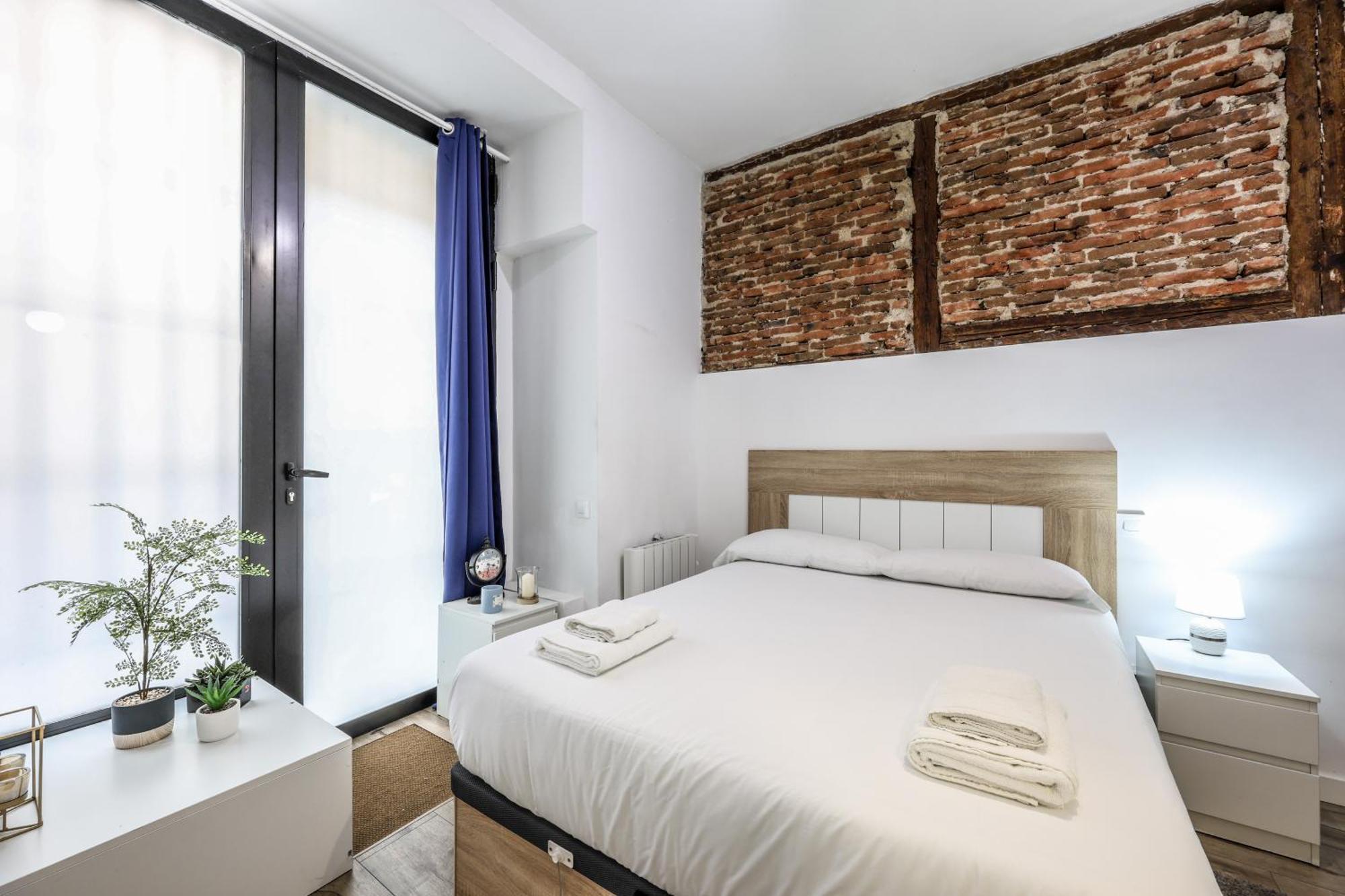 Unique Flat La Latina * Billiard & Darts Apartment Madrid Exterior photo