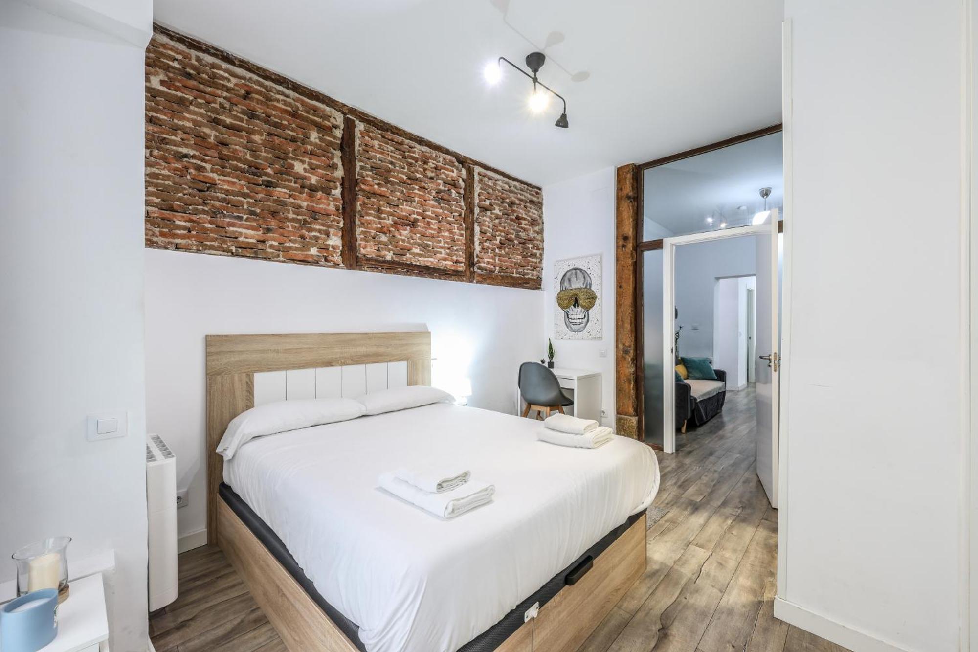 Unique Flat La Latina * Billiard & Darts Apartment Madrid Exterior photo